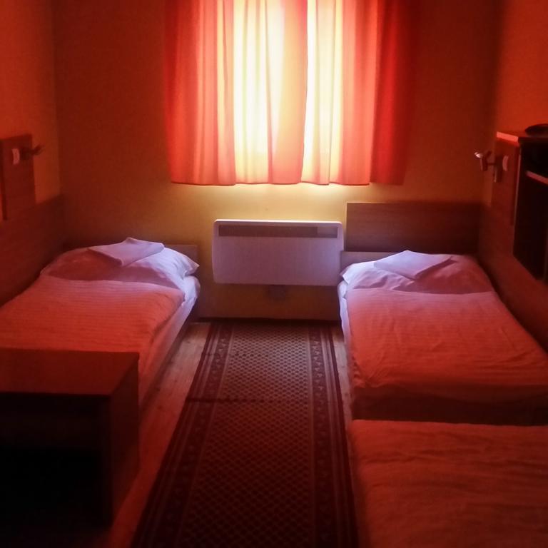 Kis-Duna Motel & Camping Mosonmagyarovar Exterior photo